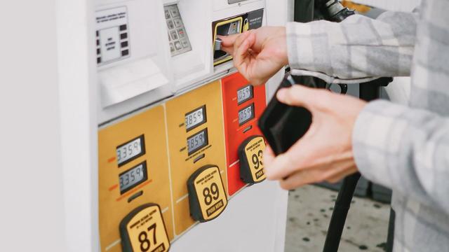 cbsn-fusion-inflation-slows-in-april-gas-and-housing-prices-still-up-thumbnail.jpg 